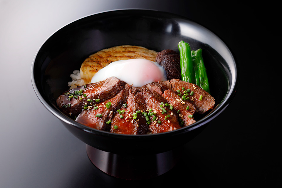 ステーキ丼 ¥5,500 ステーキ丼
