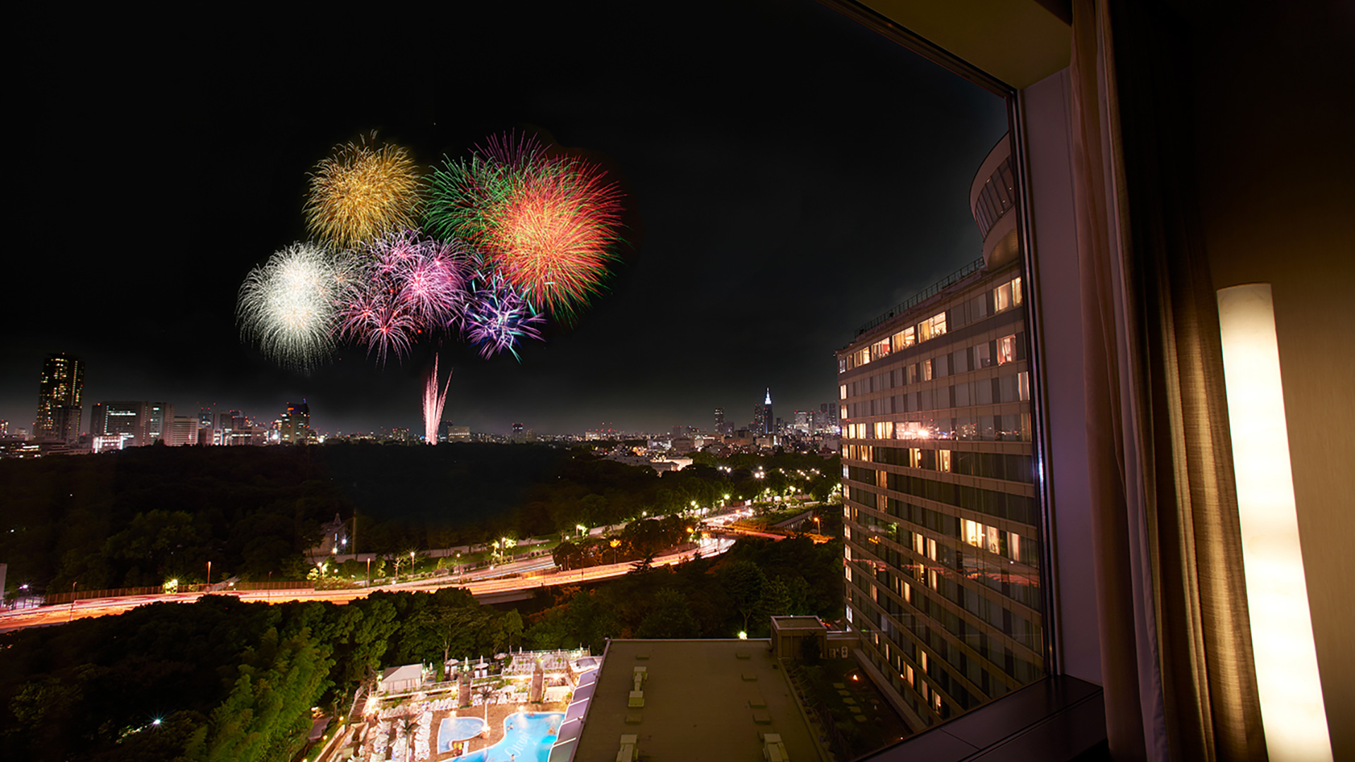 東京の夜空を彩る夏の祭典