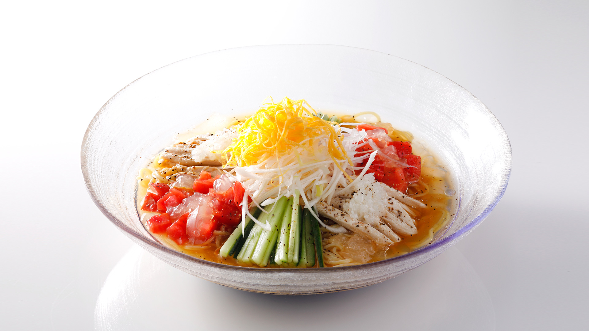 Chilled Noodles in Sour Soup with Mixed Toppings