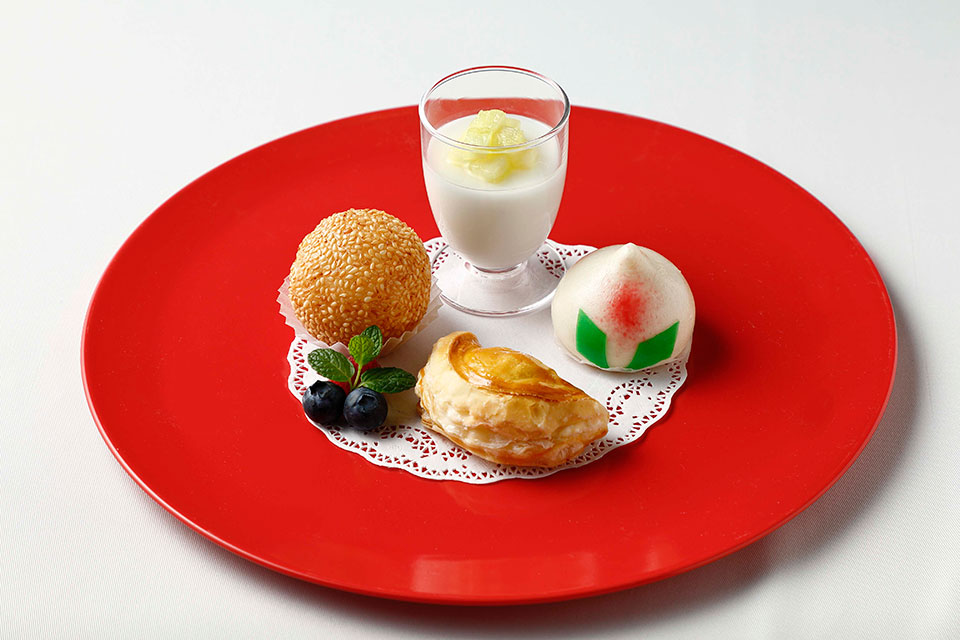 中国料理 四の皿の料理写真